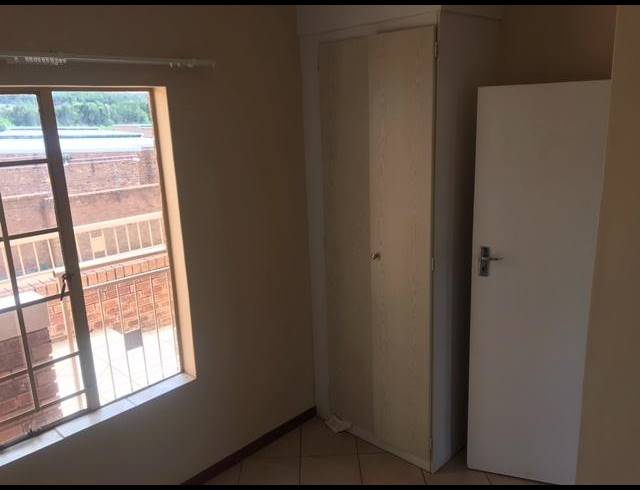 2 BEDROOM PROPERTY TO RENT IN MOOIKLOOF RIDGE ESTATE